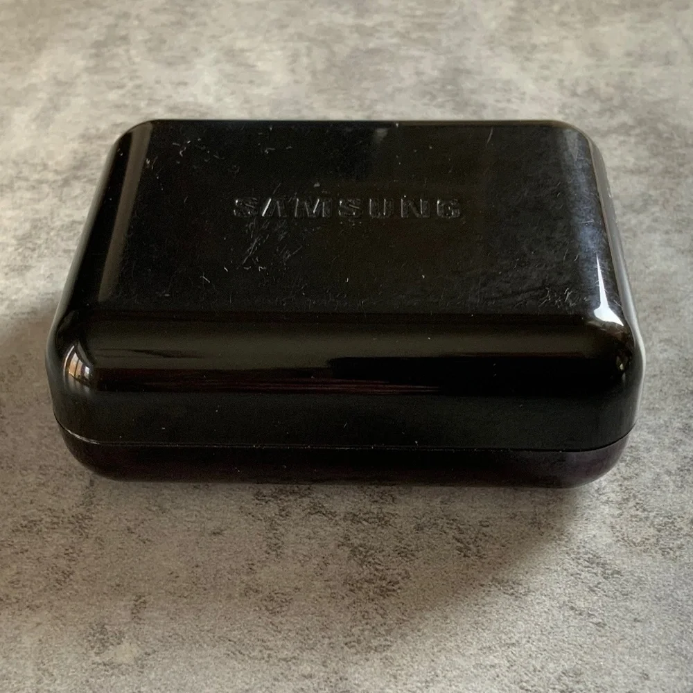 Samsung USB Connector, Ear Bud Covers and carrying Case